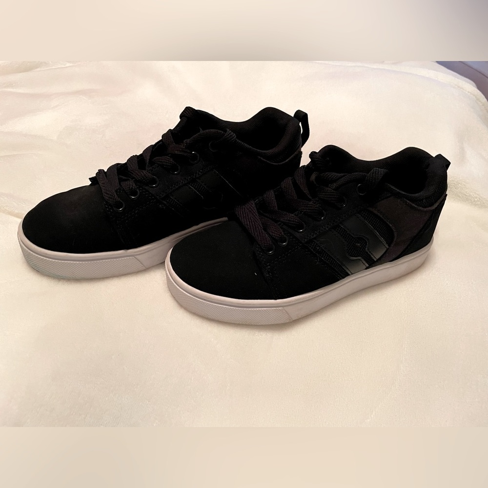Heelys- youth size 5 NWOT